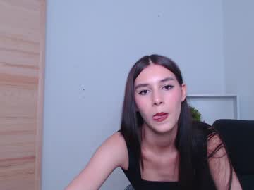 Naked cam girl li1lee_cherry image #2432147