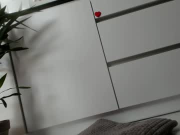 Naked cam girl meryfoxxx image #2100331