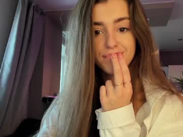 Naked cam girl coy_amina_ image #2952902