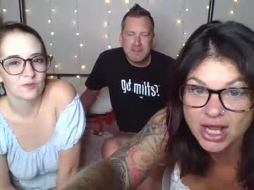 Naked cam couple marymoon420 image #2341642