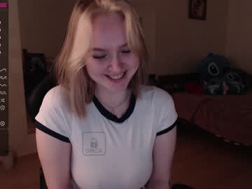 Naked cam girl lovely_kisses image #2642292