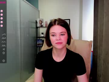 Naked cam girl hello_alex_ image #3919285