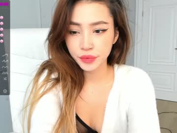 Naked cam girl hee_jin image #187213
