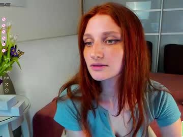 Naked cam girl foxystephanie1111 image #2219713