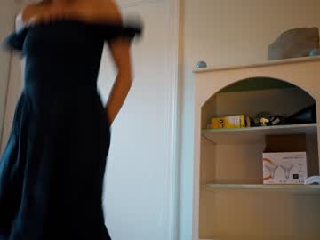 Naked cam girl ellaa91 image #2045500