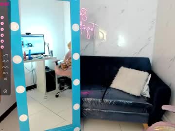 Naked cam girl sweet_littleee image #1409240