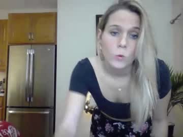 Naked cam girl varsitybaby000 image #531500