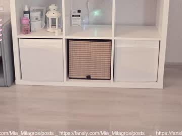 Naked cam girl mia_milagros image #2486216