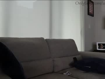 Naked cam couple ari_lovexo image #2419826