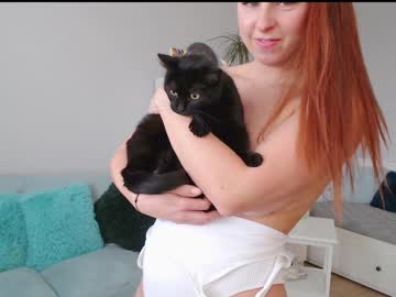 Naked cam girl emerald_kittycat image #1014984