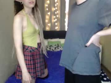 Naked cam couple crimsonmilk01 image #1970195