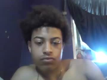 jaylove18 naked cam