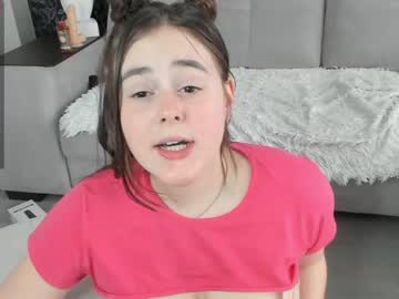 Naked cam girl emilia_me image #1302416