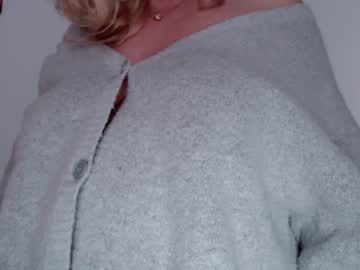Naked cam girl kiradivine image #1685911