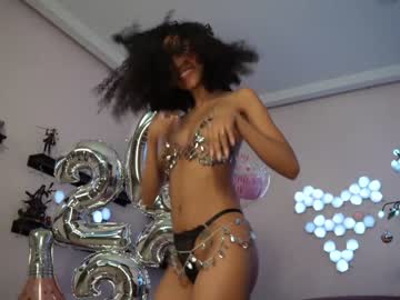 Naked cam girl amnie_ image #3410230
