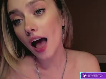 Naked cam girl _yvie_ image #3463319