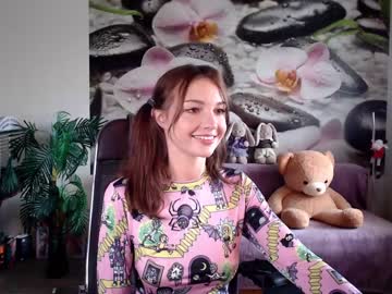 Naked cam girl jennycutey image #2141262