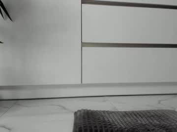 Naked cam girl meryfoxxx image #2165415