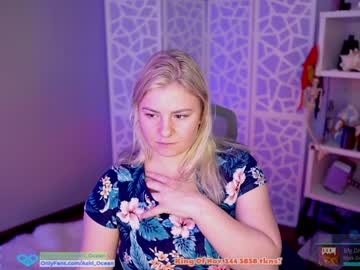Naked cam girl asiri_ocean image #493992