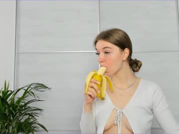 Naked cam girl elizabeth__gray image #3134098
