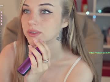 Naked cam girl mia_milagros image #2068236