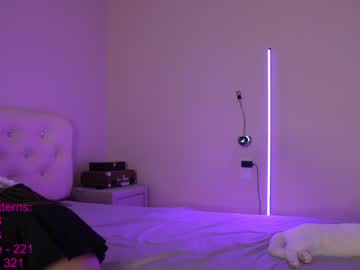 Naked cam girl lindamei image #752684