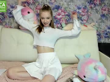 Naked cam girl lola_myluv_ image #1880427
