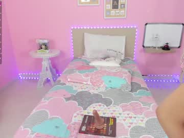 Naked cam girl little_effy18 image #2147026
