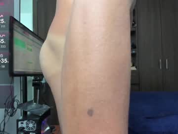 claimom naked cam
