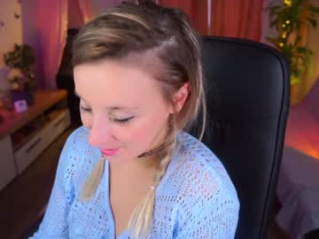Naked cam girl juicyandthepussyblvd image #2908779