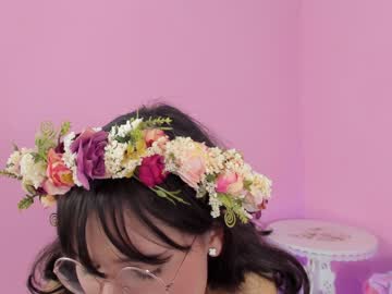 Naked cam girl little_effy18 image #2139652