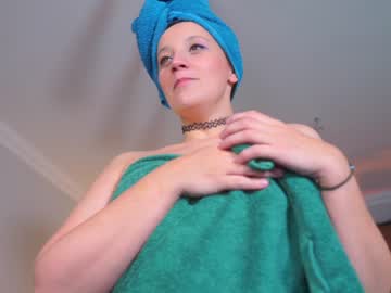 Naked cam girl juicyandthepussyblvd image #3008875