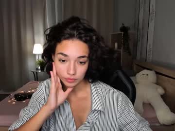 Naked cam girl ella_flare image #2592066