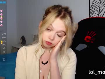 Naked cam girl small_blondee image #3758111