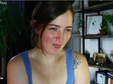 Naked cam girl maeveminx image #2957302
