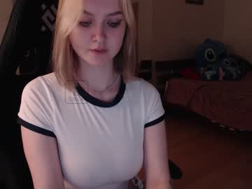 Naked cam girl lovely_kisses image #2643048