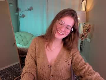 Naked cam girl zlata_luna image #355996