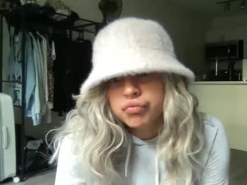 Naked cam girl dojacatfan12 image #3949742