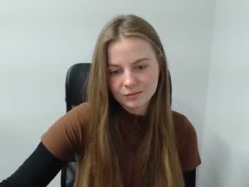 Naked cam girl andrea_lui image #1475660