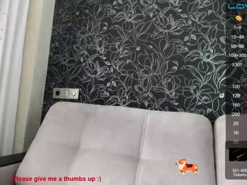 Naked cam girl emilia_me image #1151691