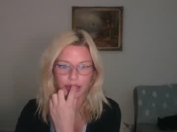 Naked cam girl minxiemillie image #3971854