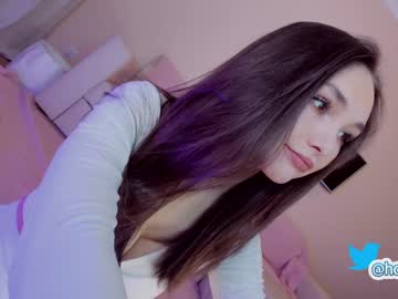 Naked cam girl hollyextra image #2904534