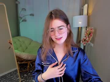 Naked cam girl zlata_luna image #477915