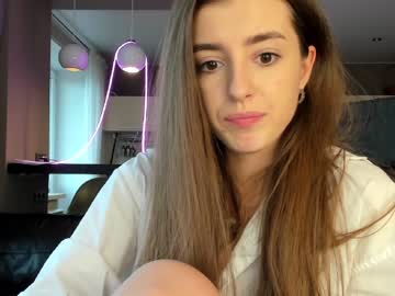 Naked cam girl coy_amina_ image #2960309