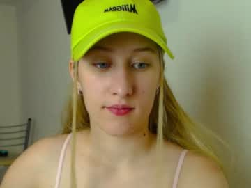 Naked cam girl adellqueen image #1989283