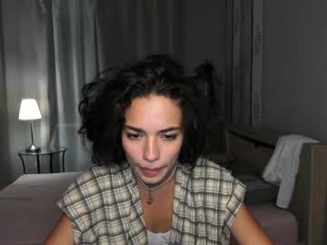 Naked cam girl ella_flare image #2490586