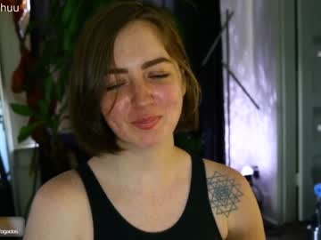 Naked cam girl maeveminx image #2160399