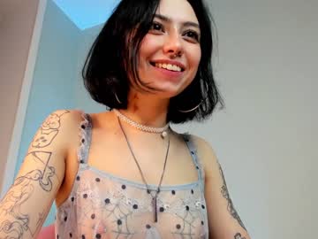 Naked cam girl caramelle_al_lampone image #3978679