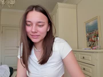 Naked cam girl eleonora_linn image #2358589