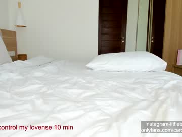 Naked cam girl carolinaherera image #2299885